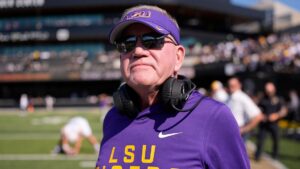 Huấn Luyện Viên Brian Kelly Bị Sa Thải Khỏi LSU, Vẫn Ủng Hộ Đội Bóng 7 Huấn Luyện Viên Brian Kelly Bị Sa Thải Khỏi LSU, Vẫn Ủng Hộ Đội Bóng