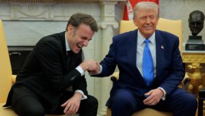 Mâu thuẫn giữa "Nước Mỹ trên hết" của Trump và "Châu Âu trên hết" của Macron về sự thống trị phương Tây 21 Mâu thuẫn giữa “Nước Mỹ trên hết” của Trump và “Châu Âu trên hết” của Macron về sự thống trị phương Tây