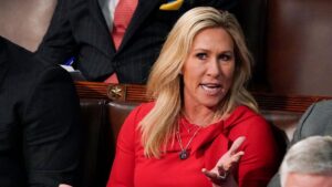 Dân biểu Marjorie Taylor Greene khen ngợi khả năng thực hiện chương trình nghị sự của bà Pelosi, ước gì Đảng Cộng hòa làm được như vậy 6 Dân biểu Marjorie Taylor Greene khen ngợi khả năng thực hiện chương trình nghị sự của bà Pelosi, ước gì Đảng Cộng hòa làm được như vậy