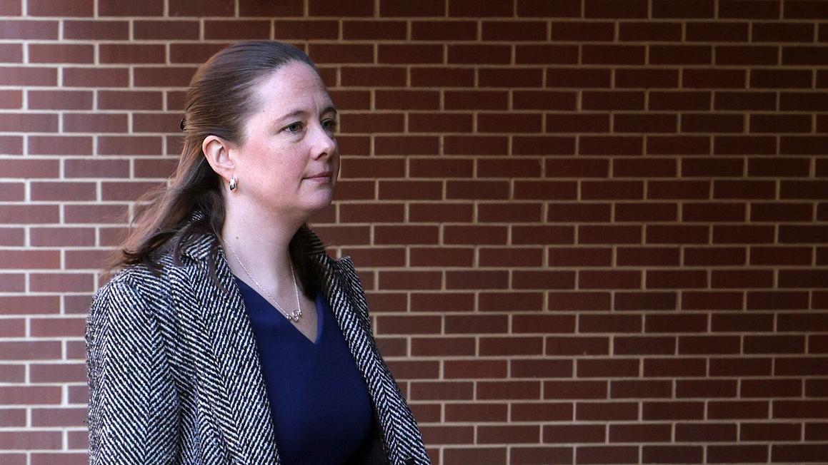 Bộ Tư pháp tìm cách bác bỏ vụ kiện của cựu công tố viên Maurene Comey 1 maureen comey gty jef