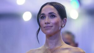 Meghan Markle trở lại đóng phim sau khi rời Hoàng gia 6 Meghan Markle trở lại đóng phim sau khi rời Hoàng gia
