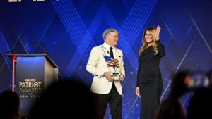 Fox News Patriot Awards Vinh Danh Melania Trump, Erika Kirk và Nhiều Nhân Vật Nổi Bật Khác 10 Fox News Patriot Awards Vinh Danh Melania Trump, Erika Kirk và Nhiều Nhân Vật Nổi Bật Khác