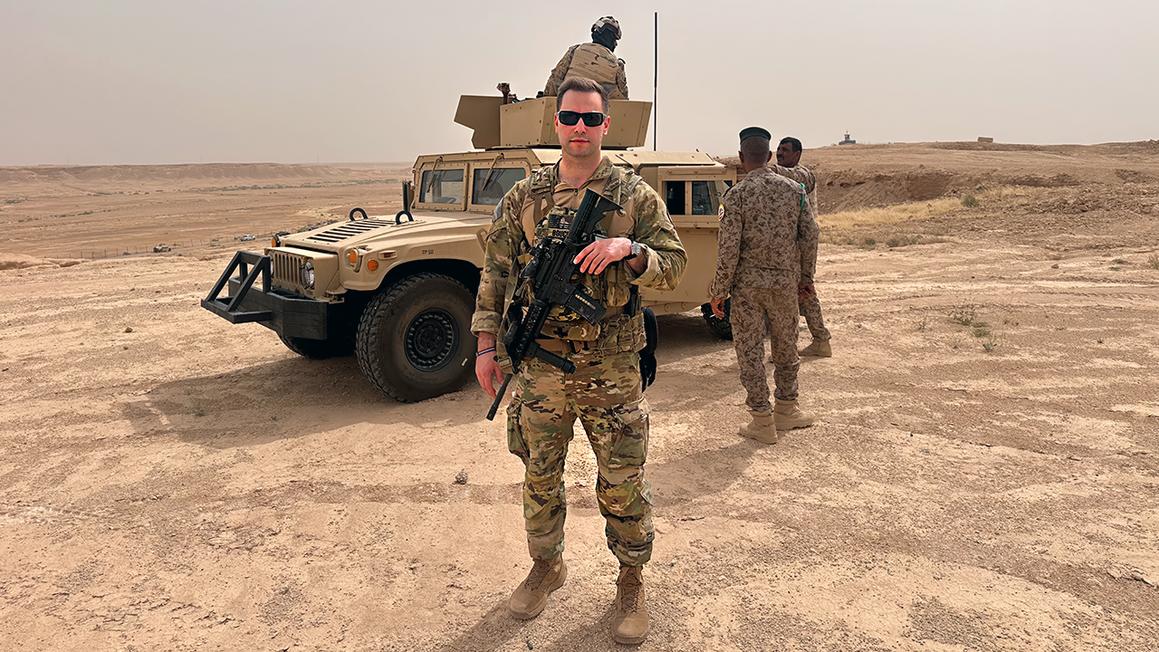 Cựu binh Iraq tranh ghế Quốc Hội Michigan 1 michael bouchard