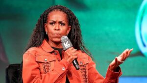 Bà Michelle Obama 'đá xoáy' Tổng Thống Donald Trump vì dự án tu sửa Nhà Trắng 7 Bà Michelle Obama ‘đá xoáy’ Tổng Thống Donald Trump vì dự án tu sửa Nhà Trắng