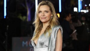 Michelle Pfeiffer Sẽ Tạm Nghỉ Phần Lớn Năm 2026 Để Làm Bà Ngoại 17 Michelle Pfeiffer Sẽ Tạm Nghỉ Phần Lớn Năm 2026 Để Làm Bà Ngoại