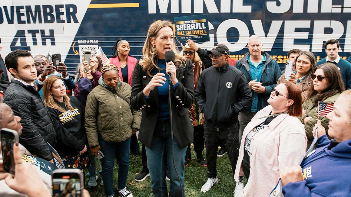 Trump lờ đi các cuộc bầu cử, trong khi phe Dân Chủ gặp khó khăn 1 mikie sherrill campaign stop