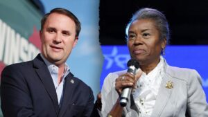 Bộ Trưởng Tư Pháp Virginia (Cộng Hòa) khuyến khích chia phiếu, phớt lờ ứng viên thống đốc cùng đảng 21 Bộ Trưởng Tư Pháp Virginia (Cộng Hòa) khuyến khích chia phiếu, phớt lờ ứng viên thống đốc cùng đảng