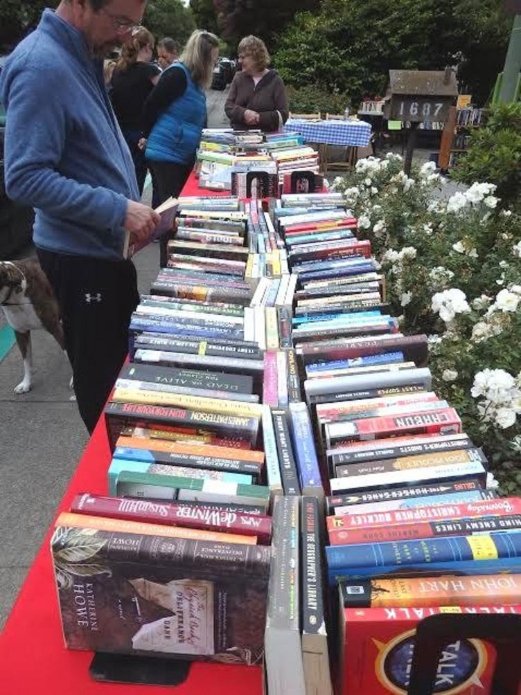 mon booksale 1007 01
