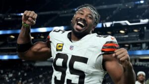Ngôi sao NFL Myles Garrett xác nhận hẹn hò với VĐV trượt tuyết 2 lần HCV Olympic Chloe Kim 6 Ngôi sao NFL Myles Garrett xác nhận hẹn hò với VĐV trượt tuyết 2 lần HCV Olympic Chloe Kim