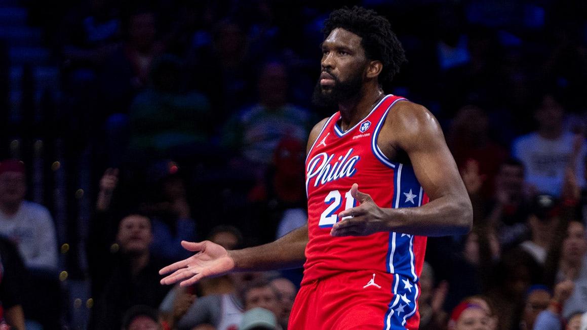 Ngôi sao 76ers Joel Embiid bị phạt 50.000 USD vì 'cử chỉ khiếm nhã' 1 nba 76ers joel embiid 110225 2
