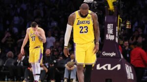 NBA điều tra vụ cá cược bất hợp pháp, yêu cầu thu thập điện thoại từ các đội 4 NBA điều tra vụ cá cược bất hợp pháp, yêu cầu thu thập điện thoại từ các đội
