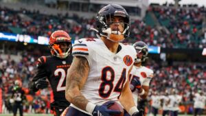 Colston Loveland ghi touchdown quyết định, giúp Bears thắng Bengals nghẹt thở; Caleb Williams tỏa sáng cuối trận 3 Colston Loveland ghi touchdown quyết định, giúp Bears thắng Bengals nghẹt thở; Caleb Williams tỏa sáng cuối trận