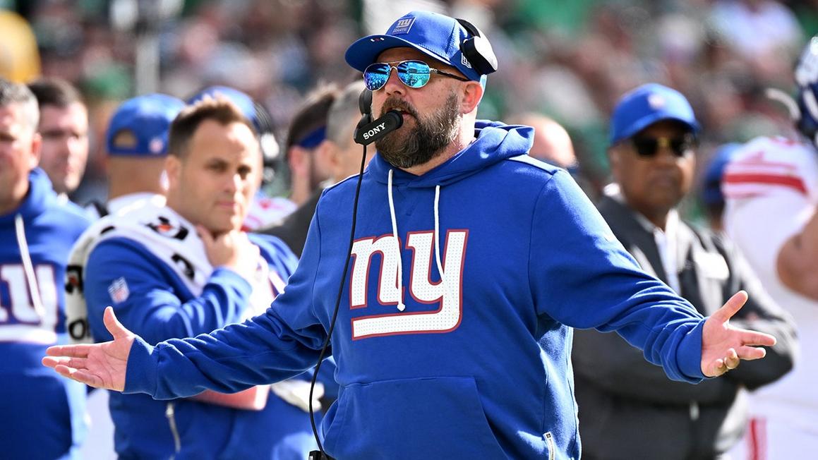 Cựu Quaterback NFL cho rằng New York Giants sai lầm khi sa thải HLV trưởng Brian Daboll 1 nfl giants brian daboll 111025 4