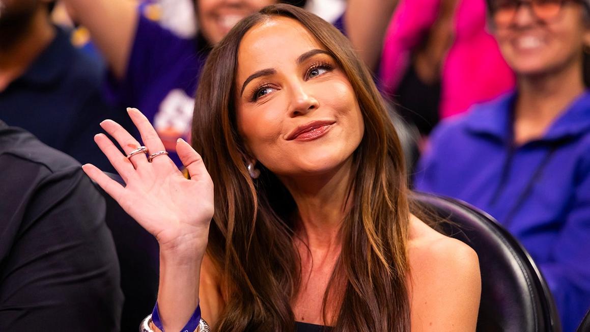 nfl kay adams 111325 3