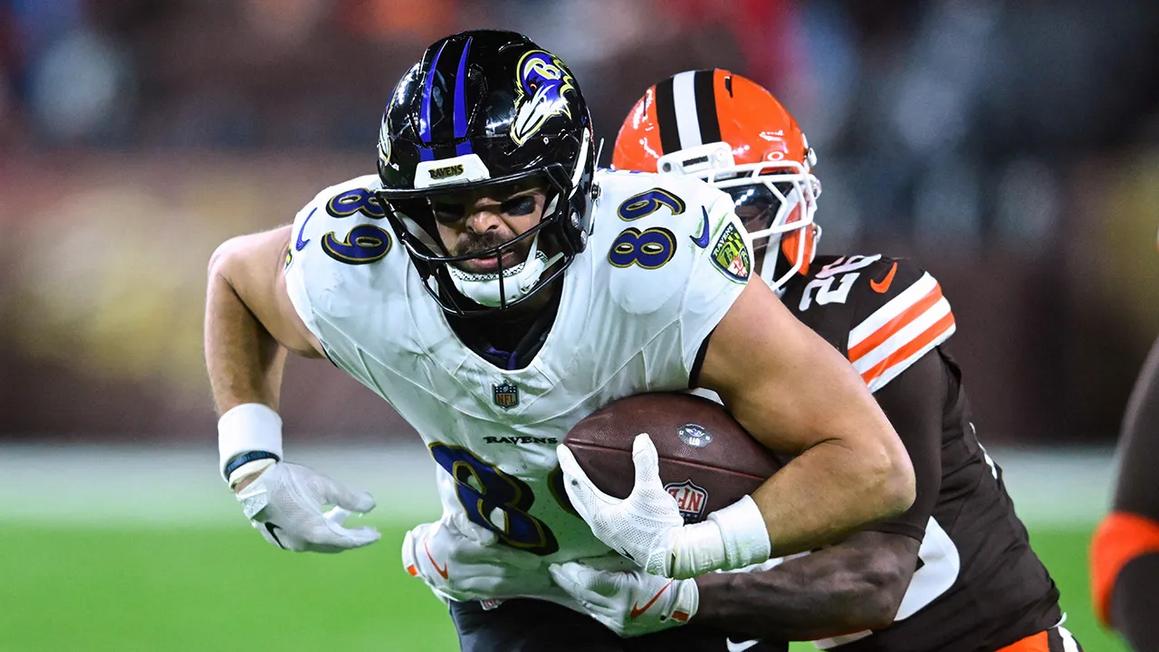 Quân A.F.C. Baltimore Ravens thắng Cleveland Browns với tỷ số sít sao nhờ pha touchdown quyết định 1 nfl ravens mark andrews 111625 1