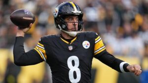 Aaron Rodgers (Steelers) vắng mặt vì gãy cổ tay 2 Aaron Rodgers (Steelers) vắng mặt vì gãy cổ tay