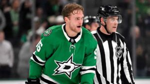 HLV Islanders Alex Roy chỉ trích nặng nề cầu thủ Stars sau khi bị đuổi khỏi sân 12 HLV Islanders Alex Roy chỉ trích nặng nề cầu thủ Stars sau khi bị đuổi khỏi sân