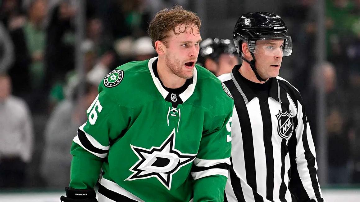 nhl stars islanders rantanen hit 002