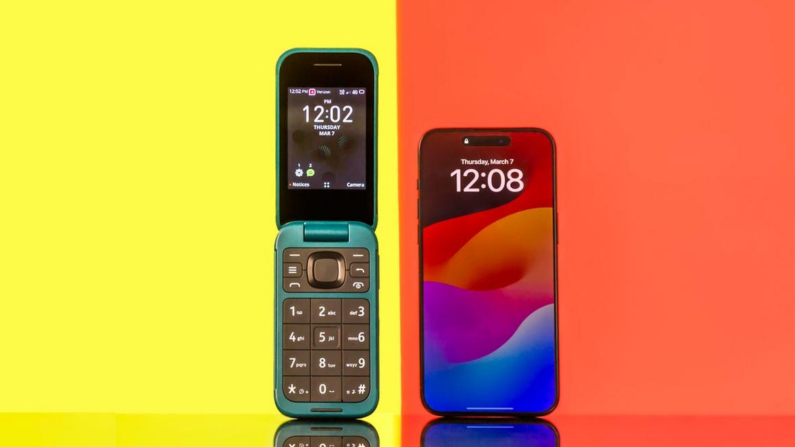 Smartphone 'ngu' trỗi dậy: Tại sao mọi người lại muốn quay về điện thoại cơ bản? 1 nokia 2780 flip phone clamshell 7358