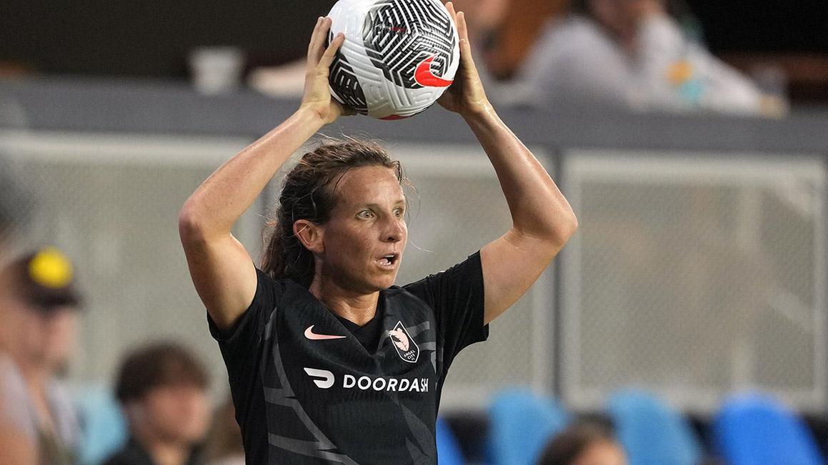 Đội bóng đá nữ chia rẽ vì tranh cãi về tiêu chuẩn giới tính 1 nwsl elizabeth eddy 110225 1