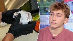 Thiếu niên New York lập quán burger miễn phí cho cựu quân nhân 23 Thiếu niên New York lập quán burger miễn phí cho cựu quân nhân