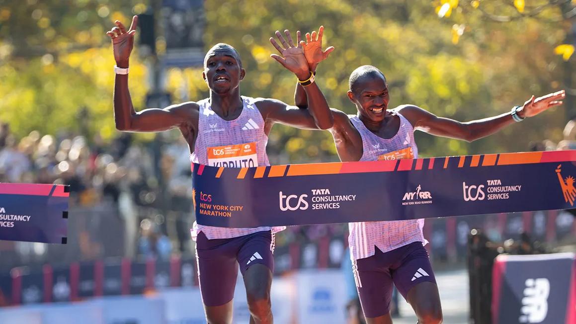 Cựu VĐV Olympic Kipruto về nhất sít sao tại Giải Marathon New York 1 nyc marathon benson kipruto 110225 2