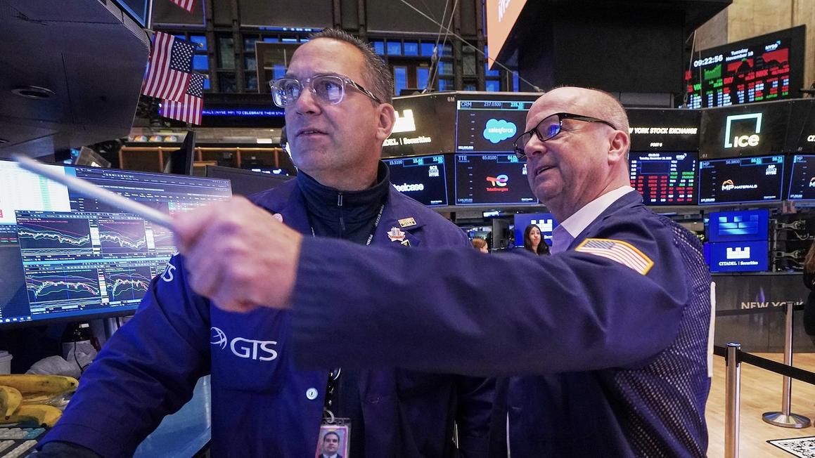 Chứng khoán lao dốc vì lo ngại bong bóng AI 1 nyse ap er