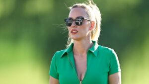 Paige Spiranac nhận hàng chục ngàn lời đe dọa giết sau vụ bê bối gian lận 16 Paige Spiranac nhận hàng chục ngàn lời đe dọa giết sau vụ bê bối gian lận
