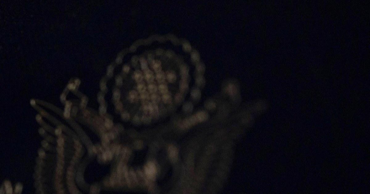 Tối Cao Pháp Viện cho phép Tổng Thống Trump thi hành hạn chế giới tính hộ chiếu 1 passportthumbnail