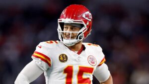 Patrick Mahomes đối mặt thực tế khắc nghiệt về hy vọng playoff sau trận thua của Chiefs