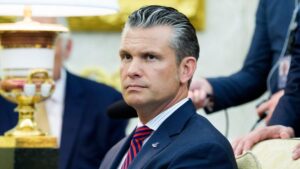 Tổng Thống Trump bảo vệ Bộ trưởng Chiến tranh Pete Hegseth trước cáo buộc 27 Tổng Thống Trump bảo vệ Bộ trưởng Chiến tranh Pete Hegseth trước cáo buộc