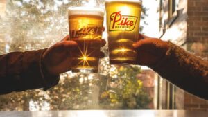 Pike Pub và Pike Fish Bar Đóng Cửa Sau 30 Năm Hoạt Động