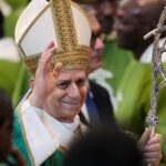 Giáo hoàng Leo XIV mạnh mẽ ủng hộ các Giám mục Hoa Kỳ lên án các cuộc truy quét di dân của Tổng Thống Trump: 'Cực kỳ thiếu tôn trọng' 37 Giáo hoàng Leo XIV mạnh mẽ ủng hộ các Giám mục Hoa Kỳ lên án các cuộc truy quét di dân của Tổng Thống Trump: ‘Cực kỳ thiếu tôn trọng’