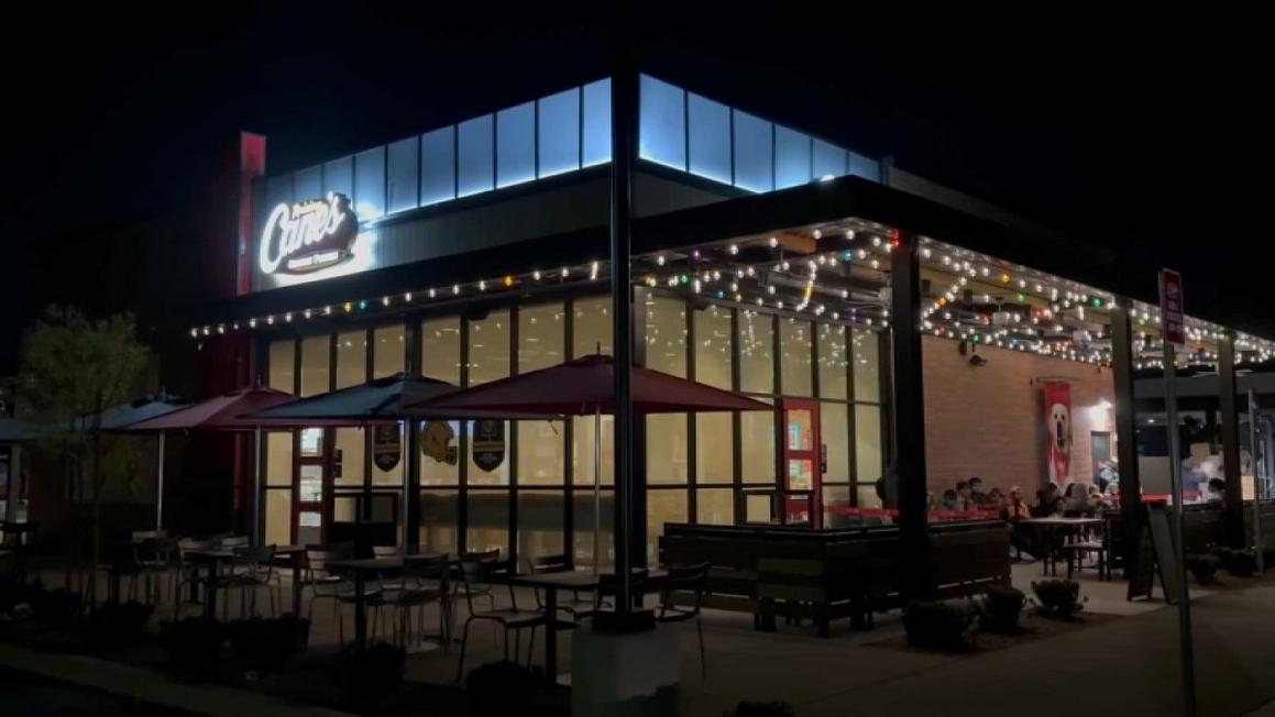 Nhà Hàng Raising Cane’s Khai Trương Chi Nhánh Mới tại Morgan Hill 1 raising canes mh 1111 e1762879724673