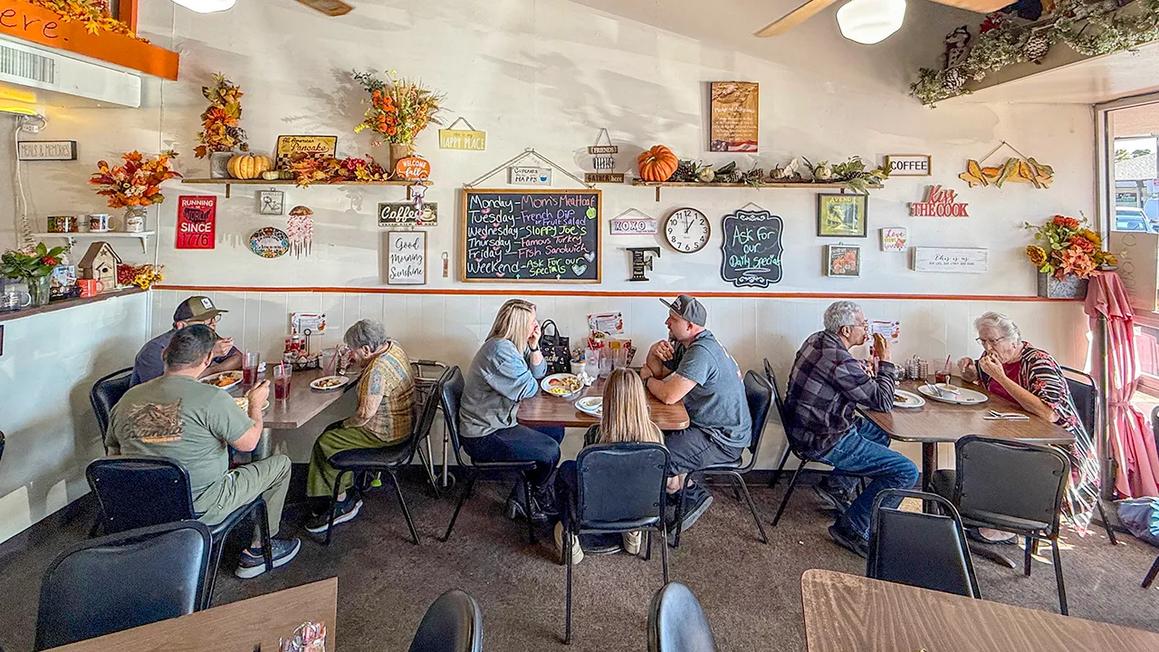 Nền tảng đặt bàn OpenTable theo dõi thói quen ăn uống của khách hàng như thế nào? 1 riverside california restaurant