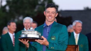 Rory McIlroy Từng Dặn Vợ Đấm Nếu Anh Than Phiền Về Áo Khoác Xanh Masters 13 Rory McIlroy Từng Dặn Vợ Đấm Nếu Anh Than Phiền Về Áo Khoác Xanh Masters