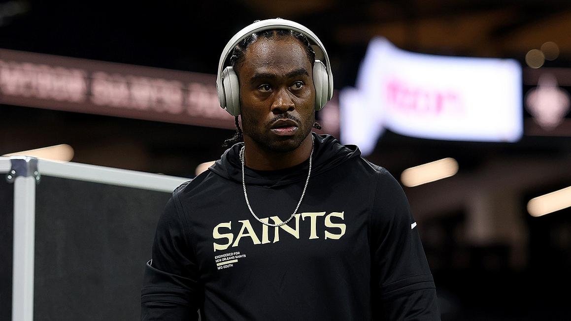 saints brandin cooks looks on pregame