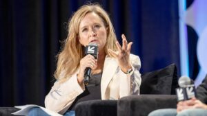 Samantha Bee nói rằng sự lịch thiệp 'vô giá trị' và 'quá lời' trong diễn ngôn chính trị 14 Samantha Bee nói rằng sự lịch thiệp ‘vô giá trị’ và ‘quá lời’ trong diễn ngôn chính trị