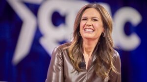 Tổng Thống Donald Trump Ủng Hộ Thống Đốc Sarah Huckabee Sanders và Nhiều Nghị Sĩ Hạ Viện Tái Tranh Cử