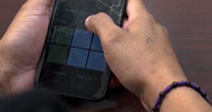 Di dân tại Mỹ đối mặt chiêu lừa của kẻ giả danh luật sư di trú 9 Di dân tại Mỹ đối mặt chiêu lừa của kẻ giả danh luật sư di trú