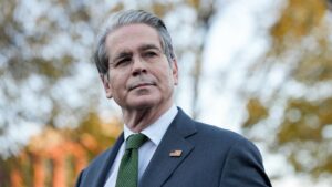 Scott Bessent loại trừ vai trò Chủ tịch Fed, tiết lộ lý do Ả Rập Xê Út rót 1.000 tỷ USD vào Mỹ 8 Scott Bessent loại trừ vai trò Chủ tịch Fed, tiết lộ lý do Ả Rập Xê Út rót 1.000 tỷ USD vào Mỹ