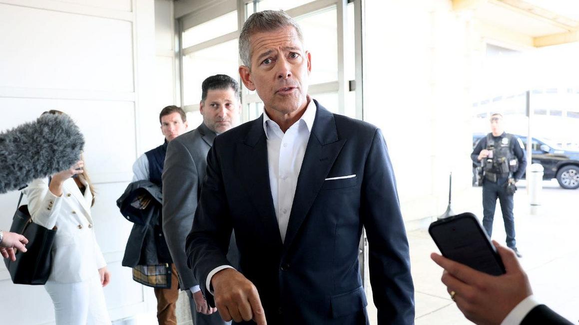 Bộ trưởng Giao thông Vận tải cảnh báo về sự chậm trễ trong ngành hàng không sau khi chính phủ đóng cửa 1 sean duffy 3 1