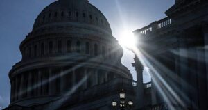 Tranh cãi về việc đóng cửa chính phủ kéo dài lịch sử Hoa Kỳ 3 Tranh cãi về việc đóng cửa chính phủ kéo dài lịch sử Hoa Kỳ