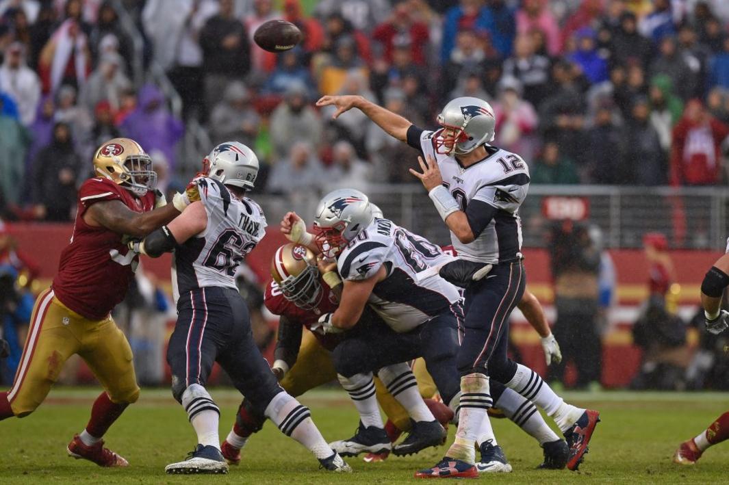 Tom Brady Nhớ Lại Khoảnh Khắc Cổ Động Viên tại Sân Vận Động Levi’s 1 sjm 49ers 1121 118