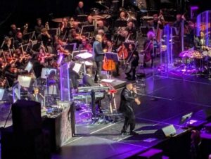 Đánh Giá: Biểu Tượng Âm Nhạc Nas Tái Hiện Tác Phẩm Kinh Điển Theo Cách Mới Lạ 3 Đánh Giá: Biểu Tượng Âm Nhạc Nas Tái Hiện Tác Phẩm Kinh Điển Theo Cách Mới Lạ