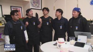 Cựu nhân viên Starbucks mở quán cà phê Dura Coffee tại Mid-City sau khi cửa hàng trước đóng cửa