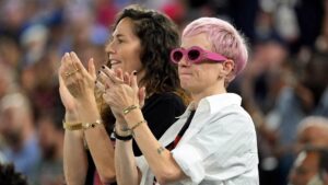 Megan Rapinoe đặt câu hỏi về động cơ bảo vệ thể thao nữ 3 Megan Rapinoe đặt câu hỏi về động cơ bảo vệ thể thao nữ
