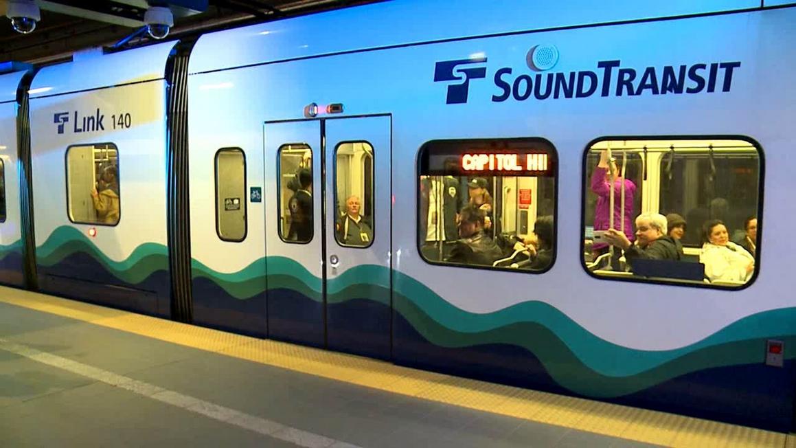 Gián đoạn Tàu điện Seattle do Bảo trì 1 sound transit light rail capitol hill.jpeg