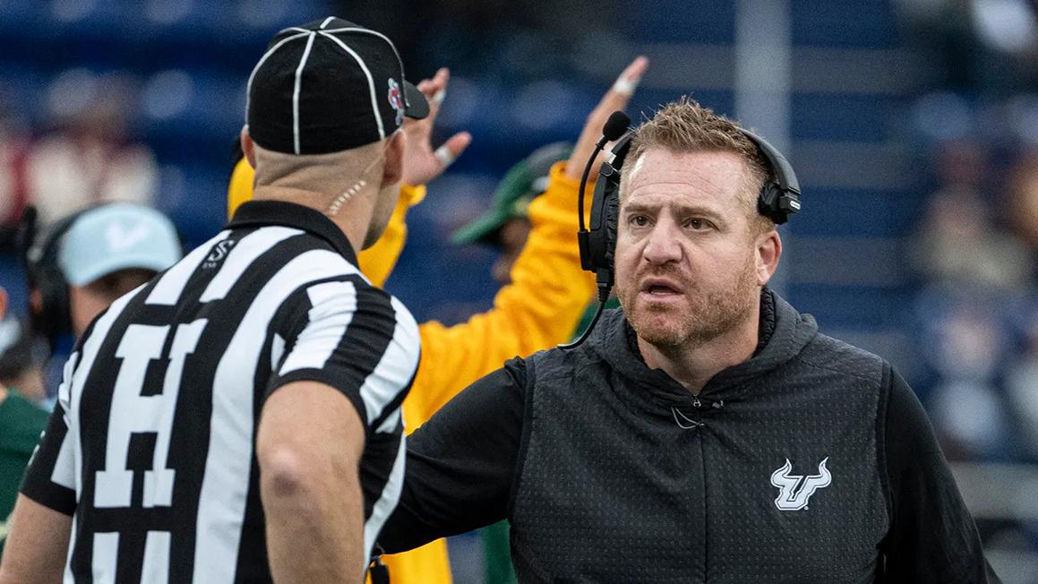 Auburn Tigers tuyển Alex Golesh làm Huấn Luyện Viên Trưởng Bóng Bầu Dục Mới 1 south florida alex golesh 113025 3