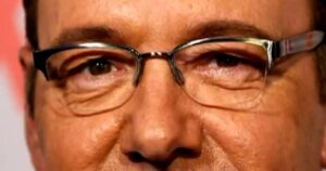 Kevin Spacey nói anh không có nhà